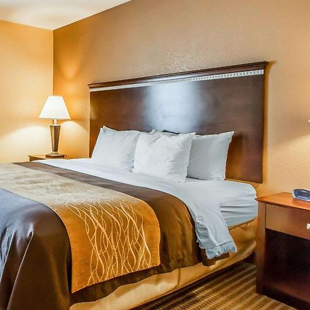 Mount Pleasant Quality Inn & Suites מראה חיצוני תמונה